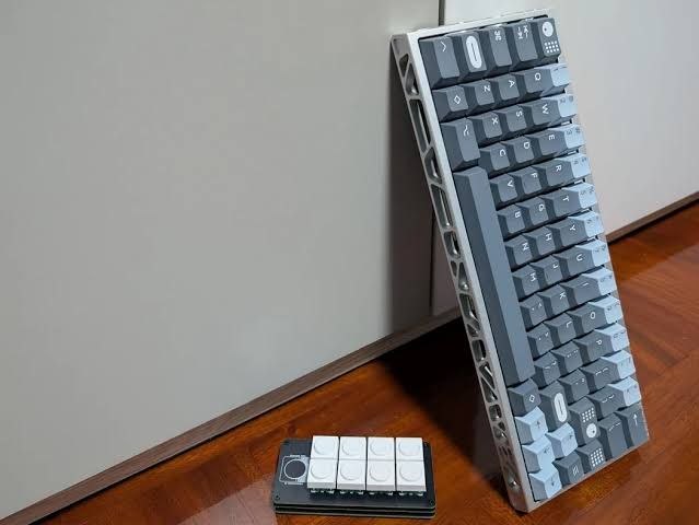 Teclado con switches Hall Effect y sensores magnéticos